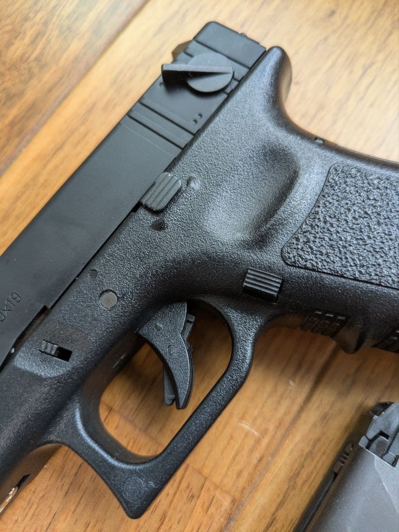 東京マルイ Glock 18C ブローバックガスガン　フルセミ切り替え