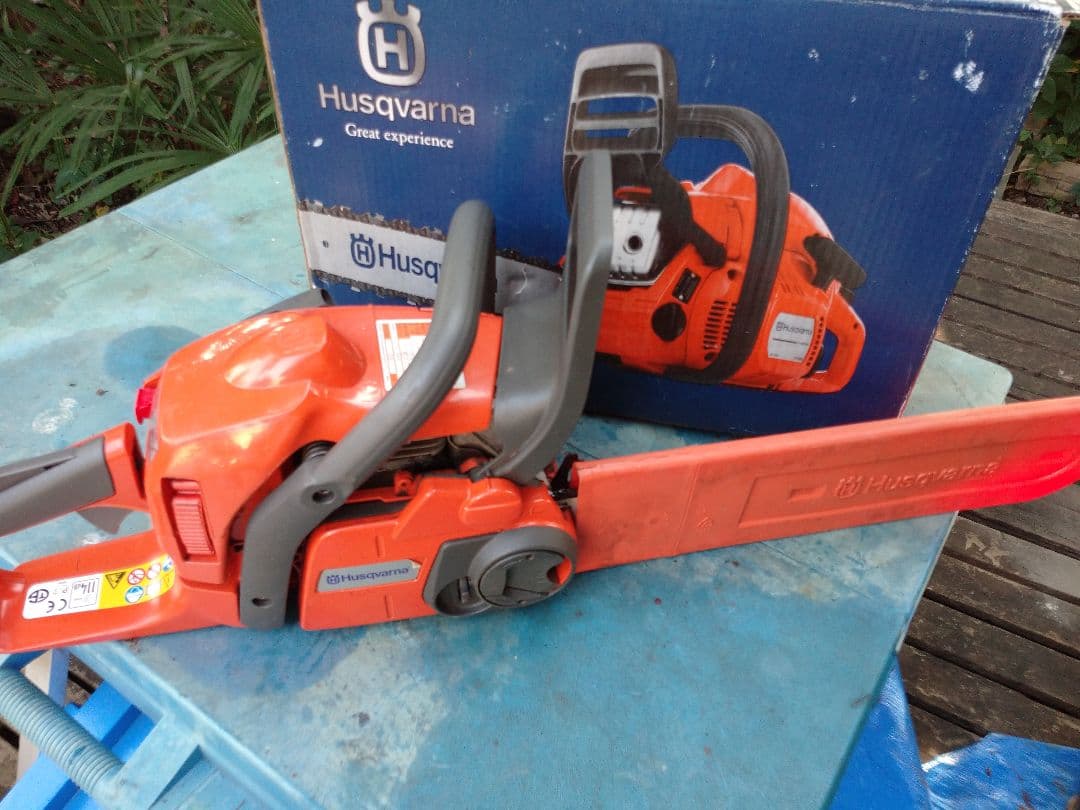 #カズハスクバーナチェーンソー 135e