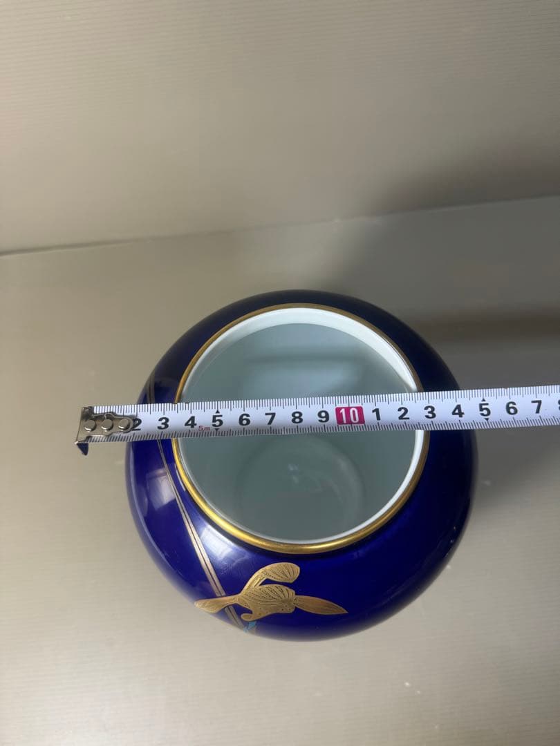 2597  香蘭社　金彩蘭　沈香壷　壷