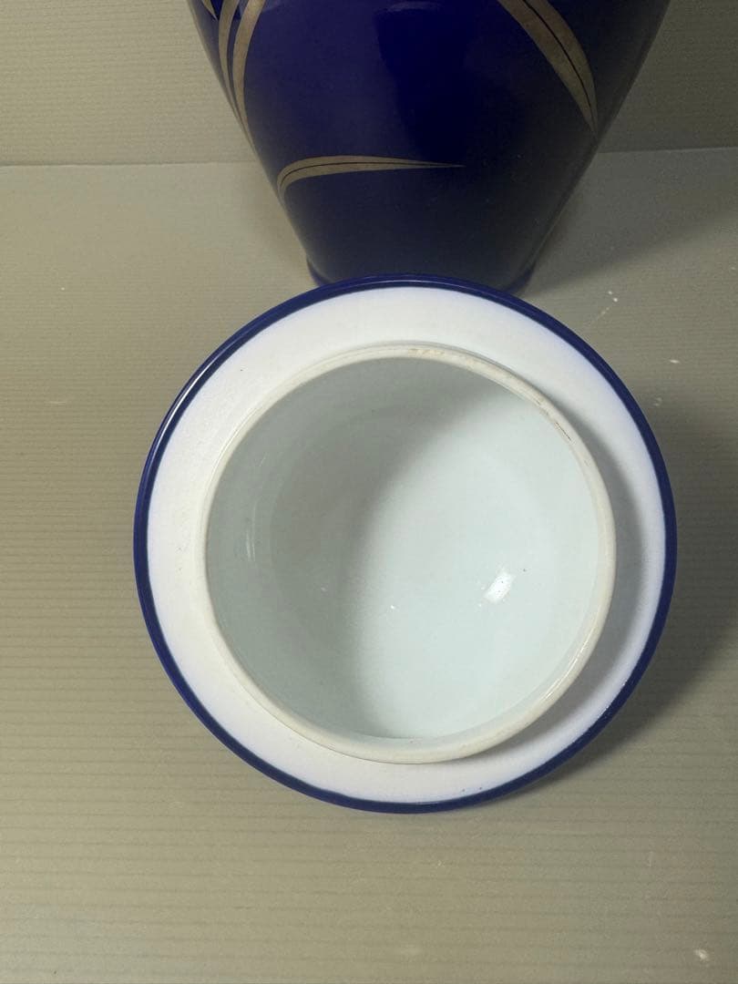 2597  香蘭社　金彩蘭　沈香壷　壷