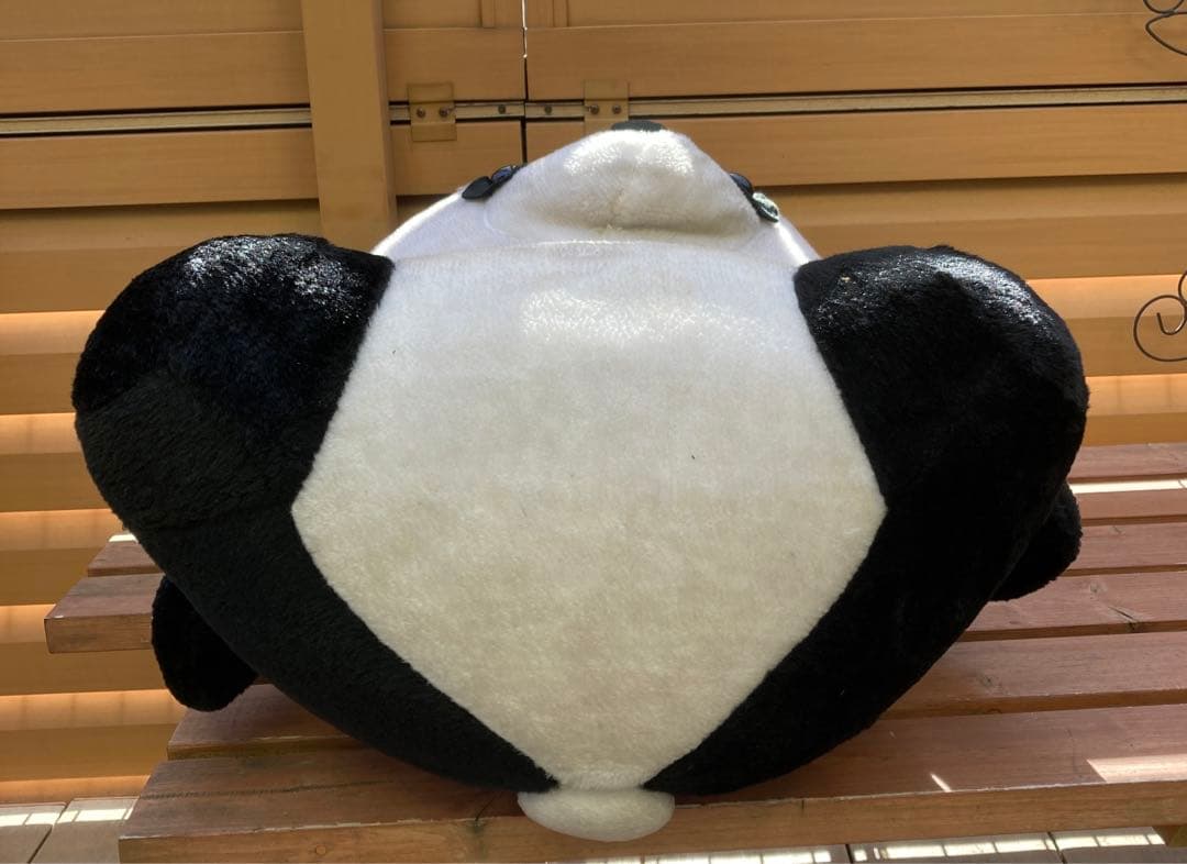 大きなパンダのぬいぐるみ