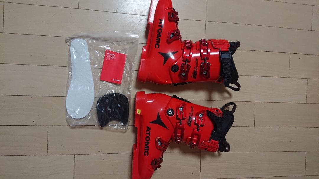 ATOMIC スキー ブーツ レッド ブラック