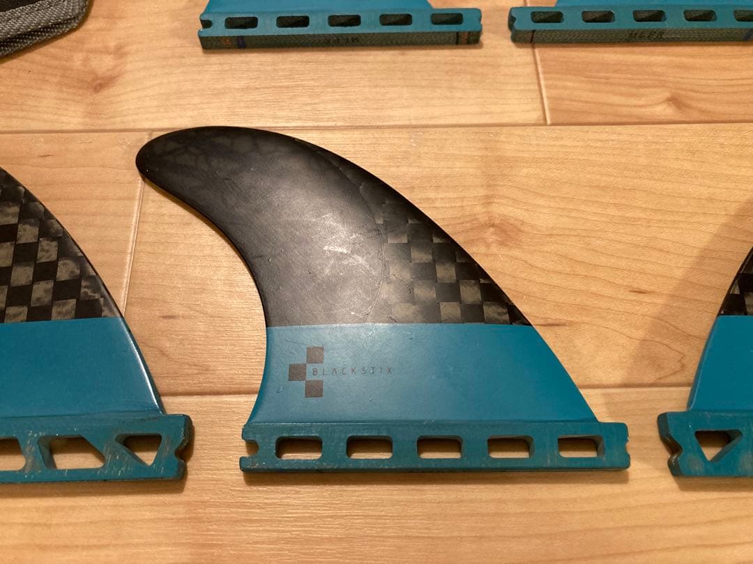 Blackstix 3.0 F4 -v2 FUTURES 5フィン　Sサイズ