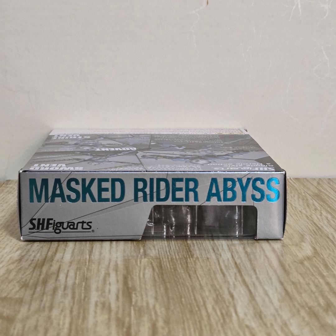 バンダイ　S.H.フィギュアーツ　仮面ライダーアビス　龍騎 未開封品