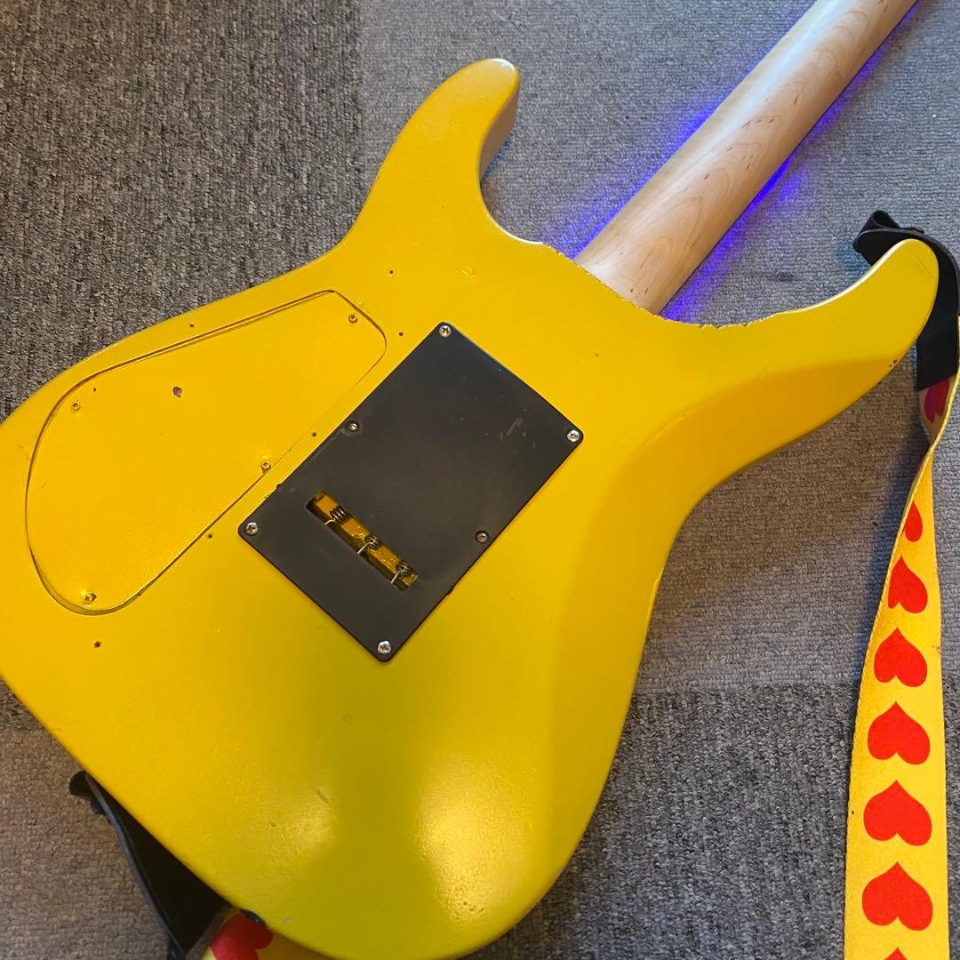 FERNANDES ハムバッカーLEDネック搭載 ブラックハート！フロイドローズ