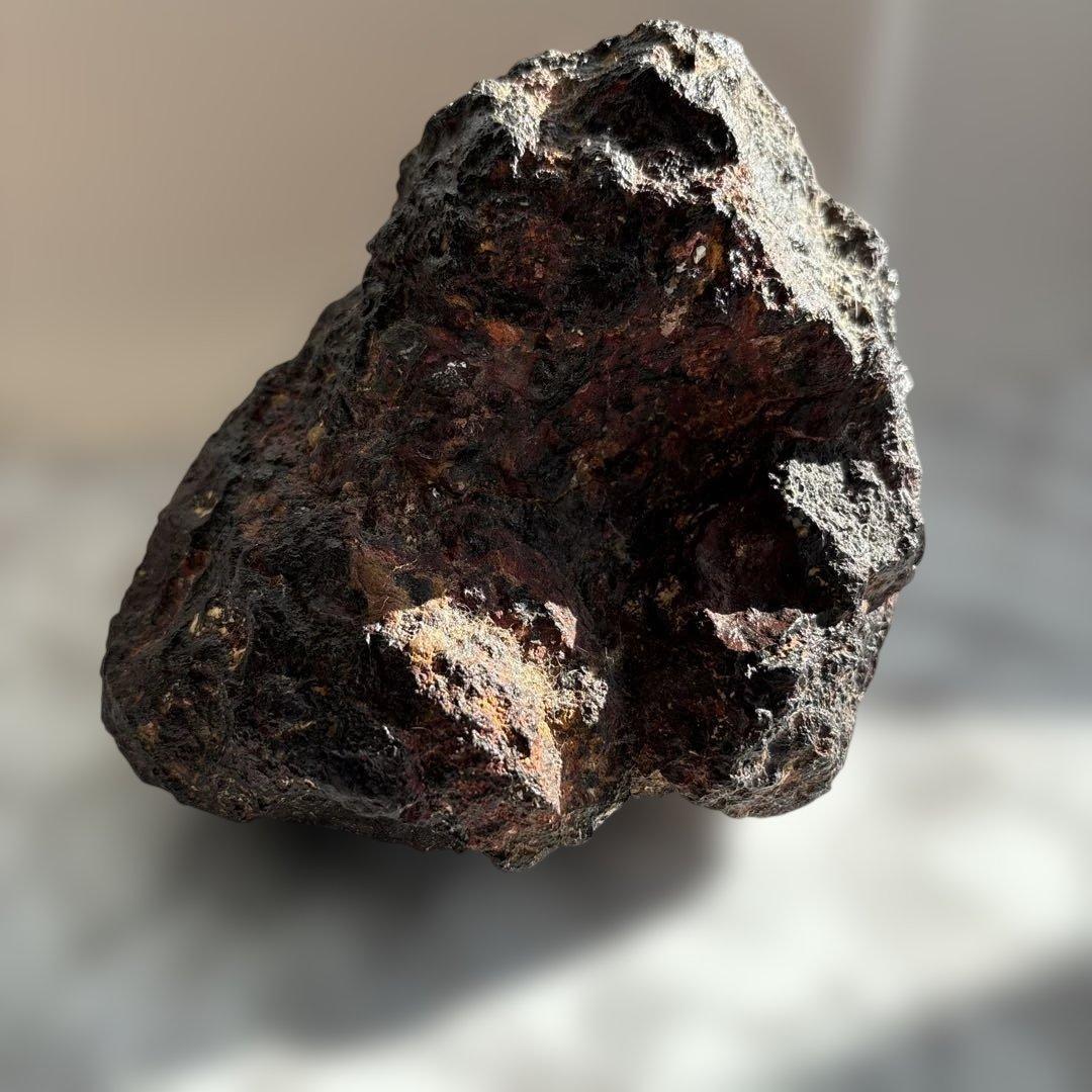 赤鉄鉱（ヘマタイト） 重さ2.2㎏　幅14㎝　鑑賞石 自然石 天然石 鉱物 置物