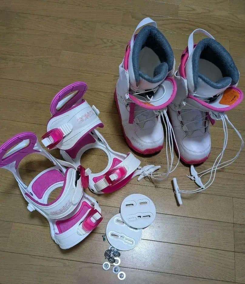 SIONYX ホワイト/ピンク　バイン ブーツセット　子供、レディース用