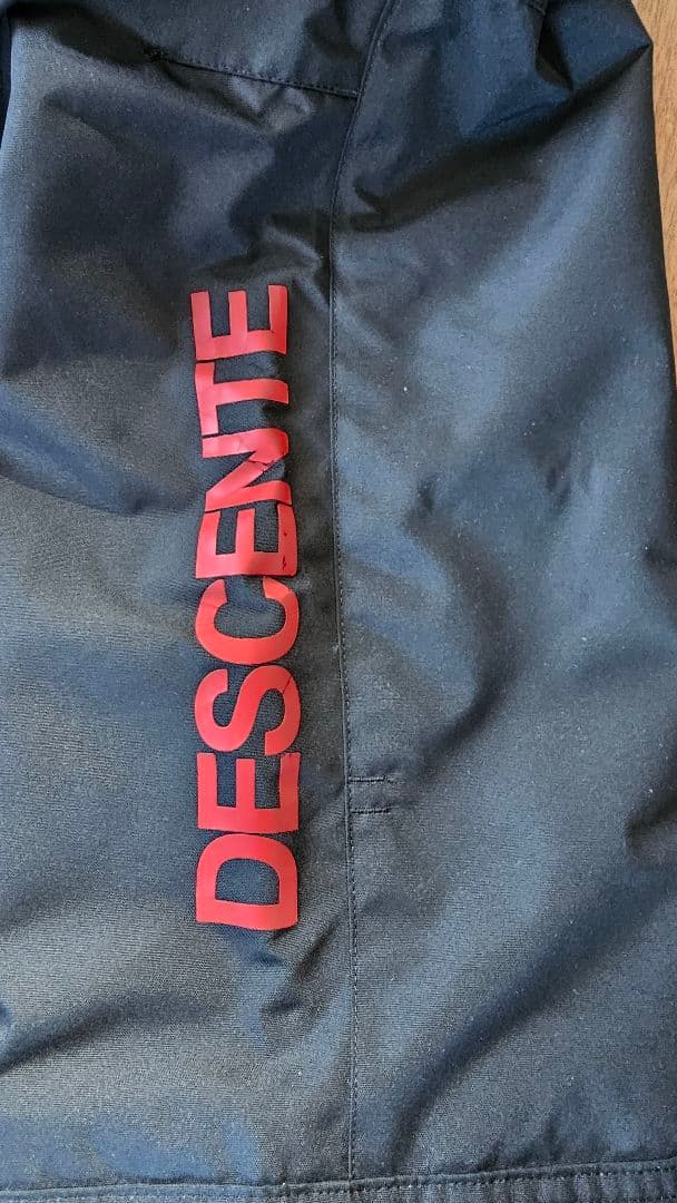 DESCENTEスキーウエア上下(子供用、１６０センチ)