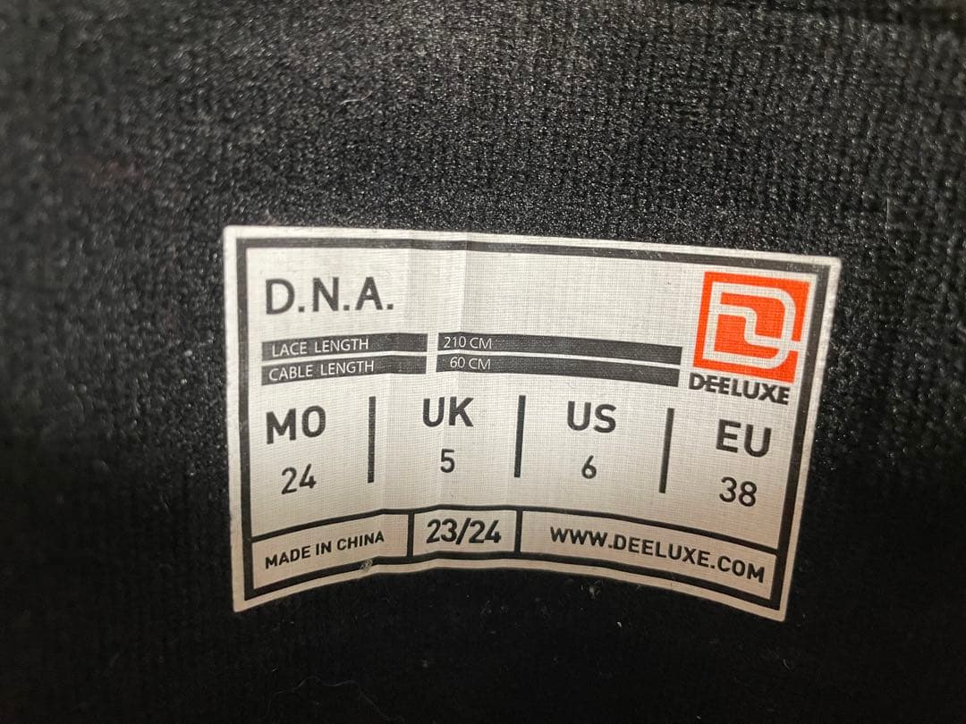 DEELUXE D.N.A.24.0cm 23-24モデル