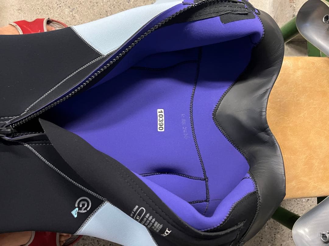 ロキシー　フルスーツ3ミリ