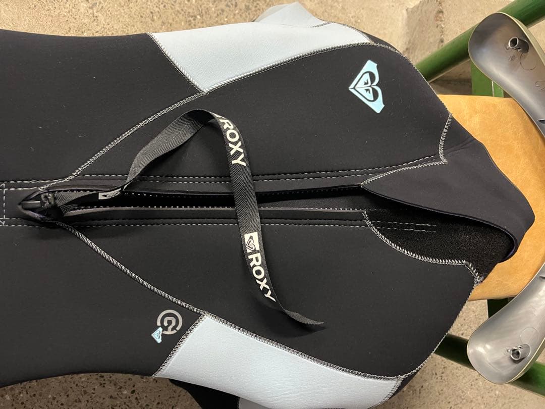 ロキシー　フルスーツ3ミリ