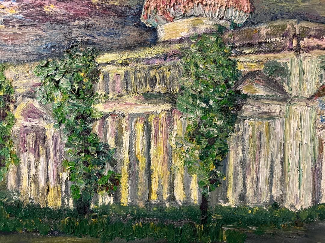 雨上がりライトアップされた日銀大阪支店