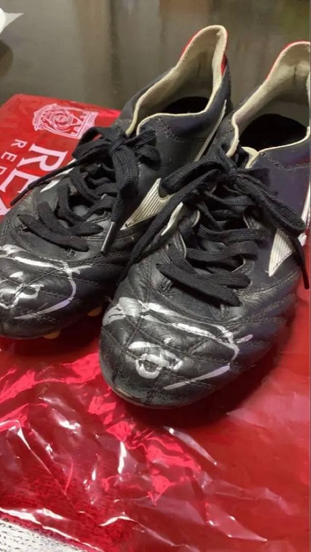 小泉佳穂　実使用　サイン入り　スパイク