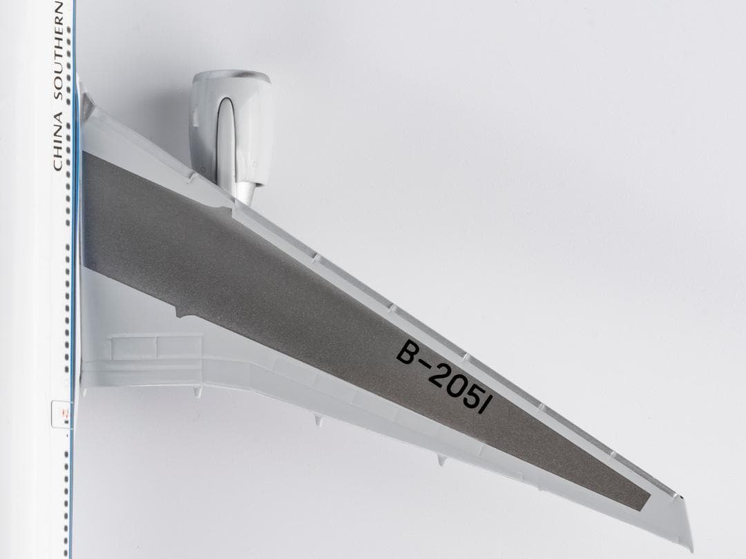 中国南方航空 777-200 B-2051 1/400