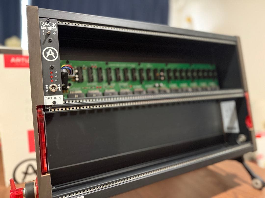 Arturia RackBrute 6U Noir モジュラーシンセ