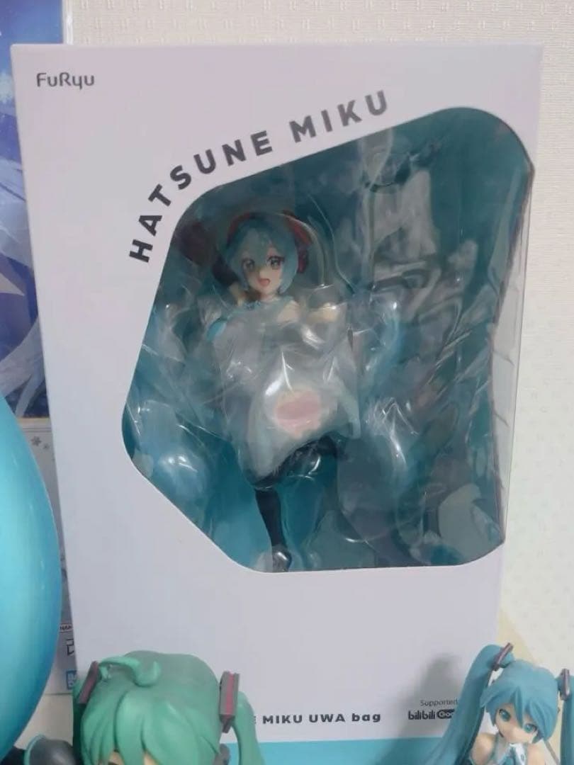 FURYU TENITOL 初音ミク UWA ふわふわ可愛い笑顔バッグ