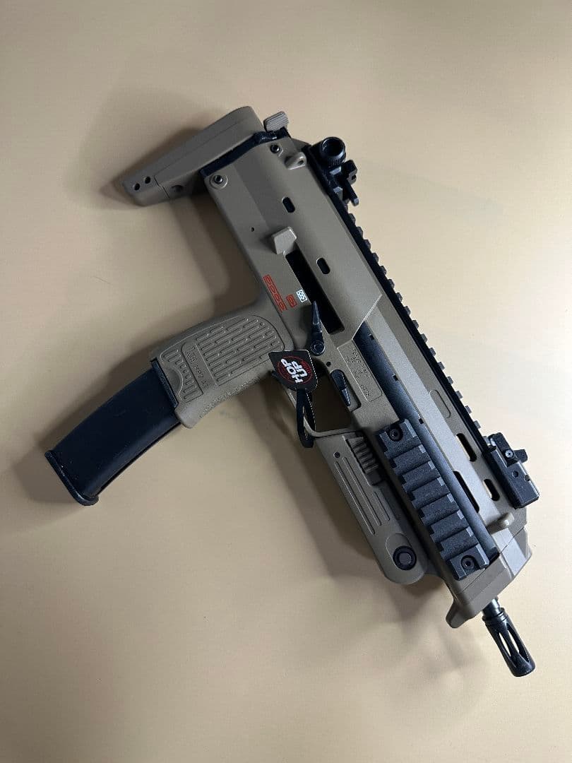 【年末セール/美品】MP7A1 ガスブローバックエアガン タンカラー