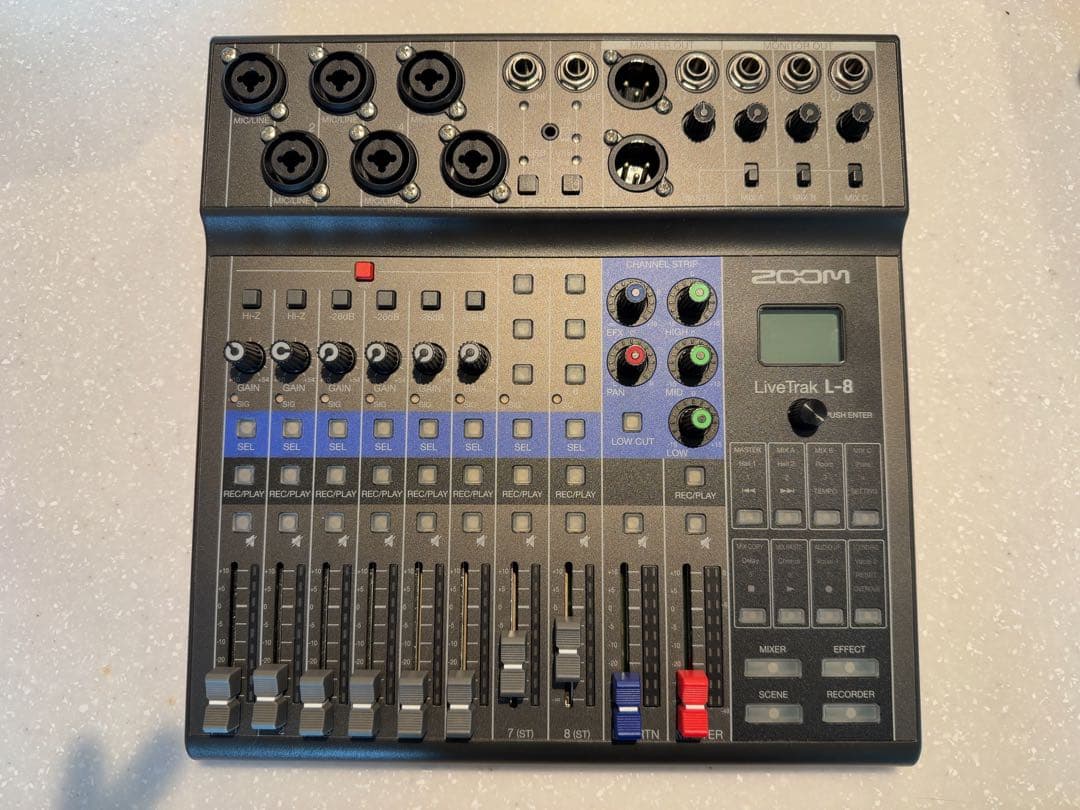 ZOOM LiveTrak L-8 (ケース付き)