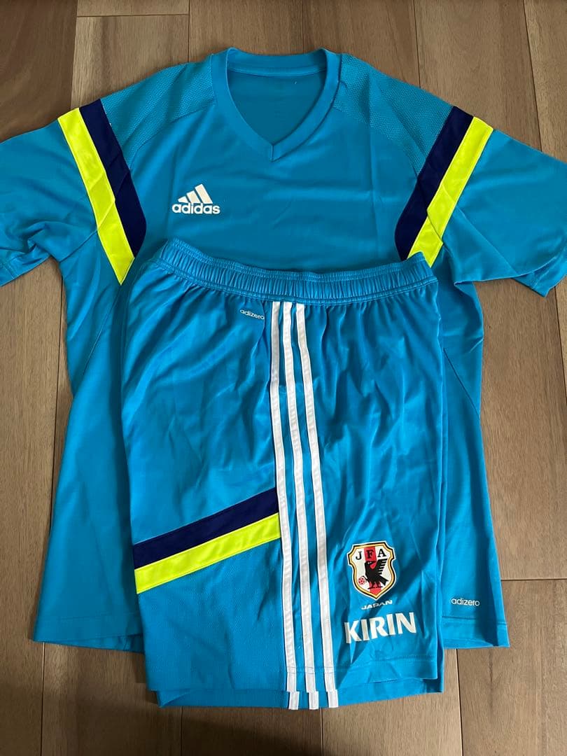 adidas サッカーシャツ＆ショーツセット 水色　日本代表練習着