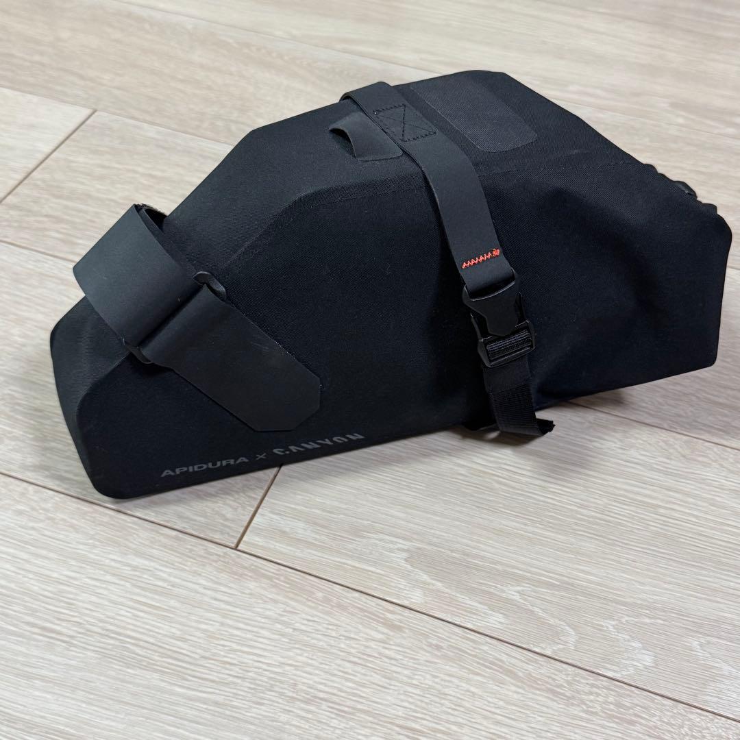 APIDURA x CANYON サドルバッグ5L
