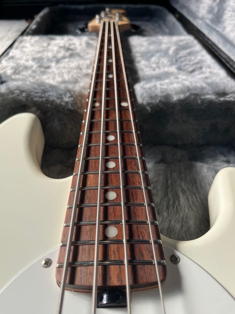 『稀少美品』Sterling by MUSIC MAN STINGRAY SS4