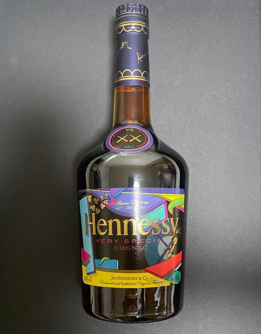 KAWS ヘネシー V.S リミテッドエディション