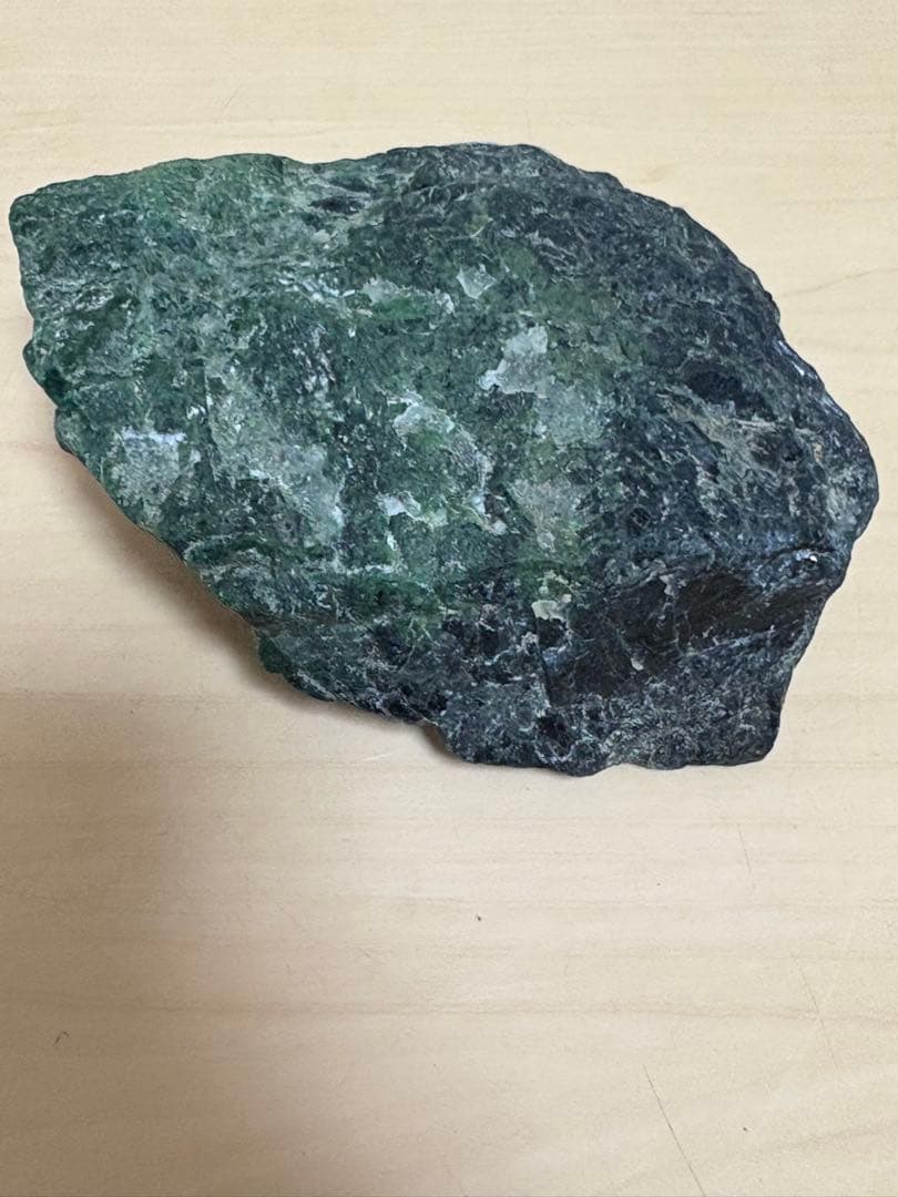 ミャンマー産大きな天然モーシッシ　コスモクロア原石420g