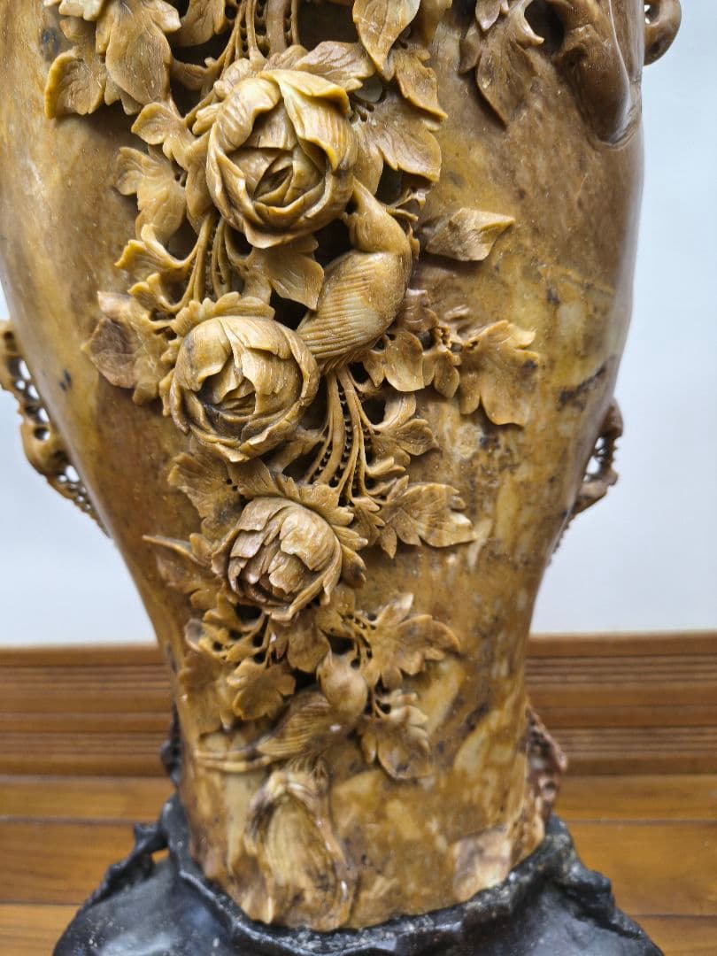 引き取り限定　中国美術　花の彫刻 陶器製　置物　アンティーク風　花瓶