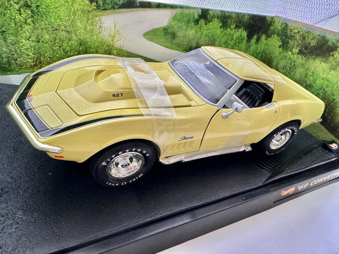 ホットウィール　シボレー・コルベット　ZL-1　1969  イエロー 1/18