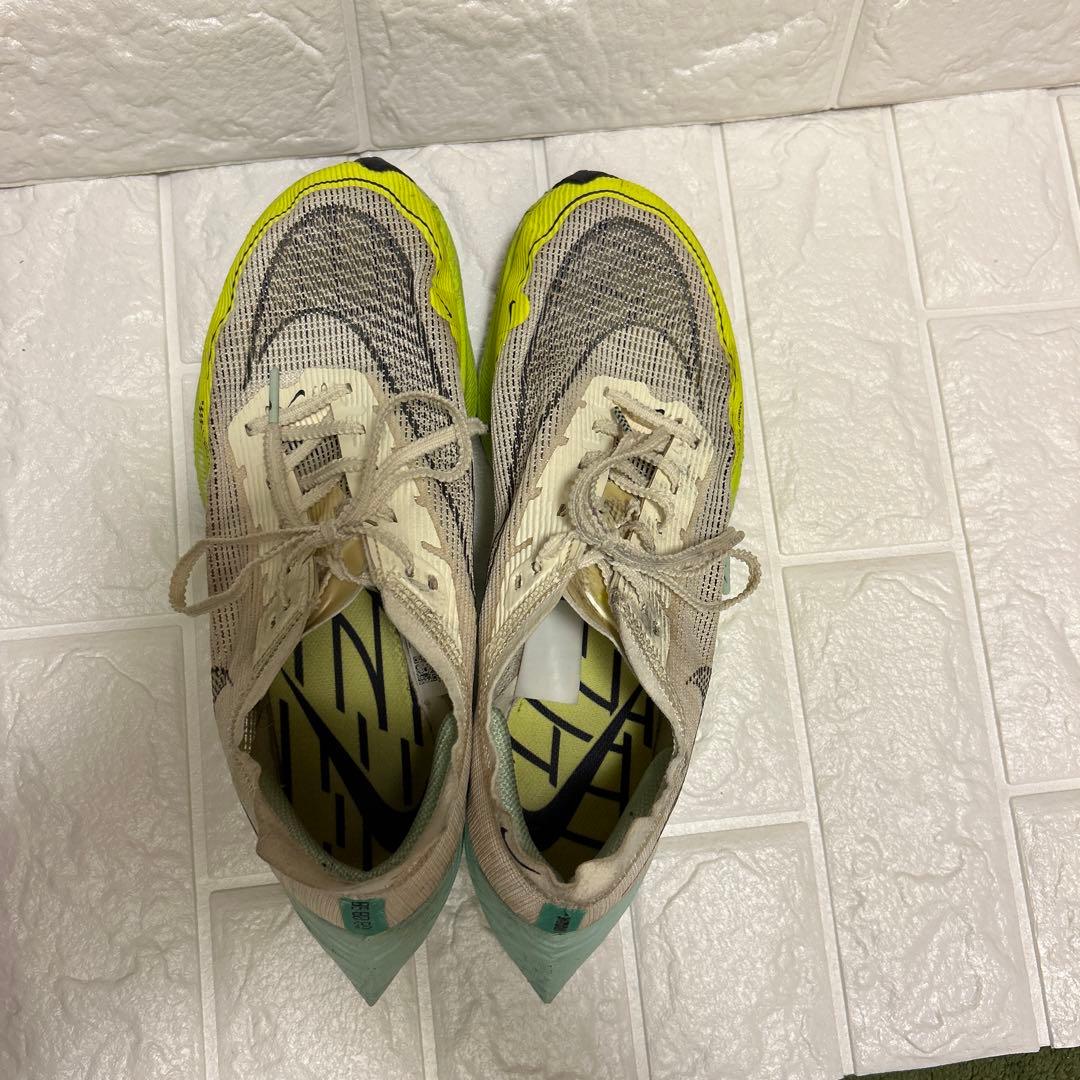 ヴェイパーフライ2 25.5cm