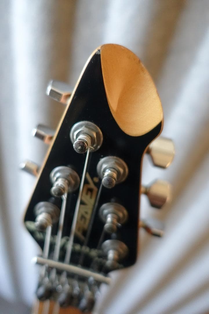 PEAVEY EVH WOLFGANG SPECIAL USA製　アイボリー