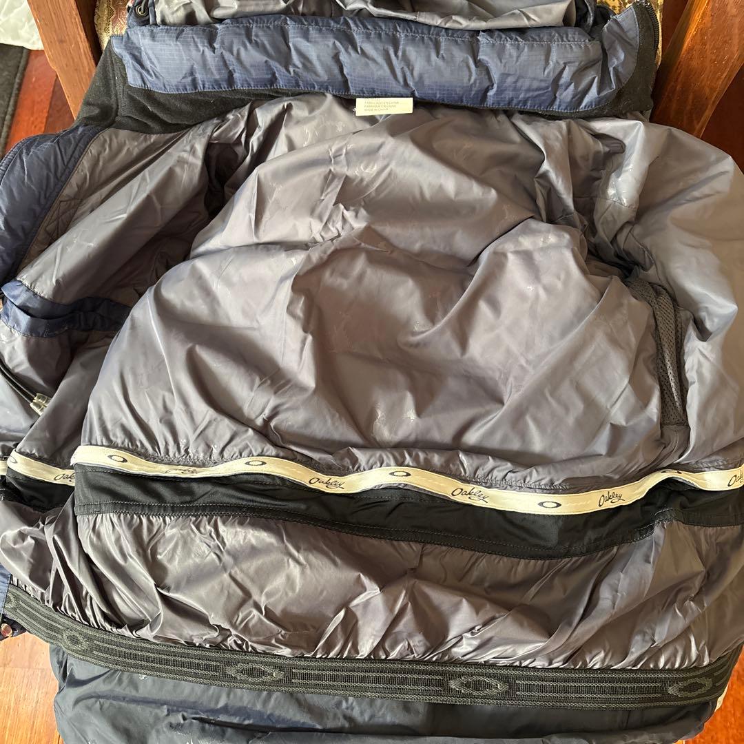 オークリー　レディースアウター USサイズ　XS 【多機能スノボ等】