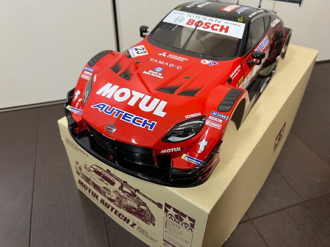 タミヤ　ラジコン　1/10 ニッサン　MOTUL　AUTECH Z 完成済ボディ