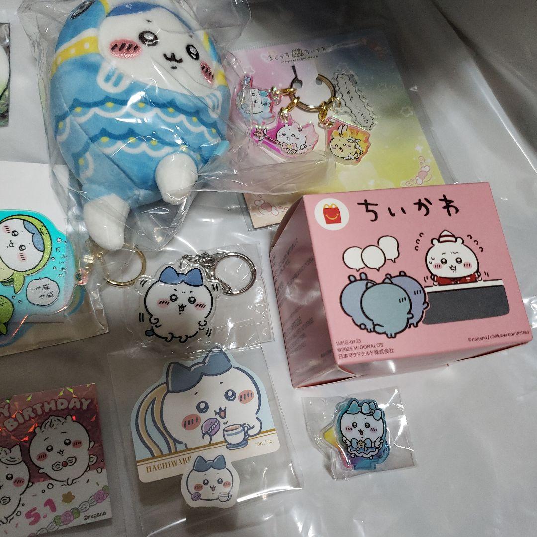 ちいかわ　ハチワレ　マスコット　マクドナルド　缶バッジ　キーホルダー　ぬいぐるみ