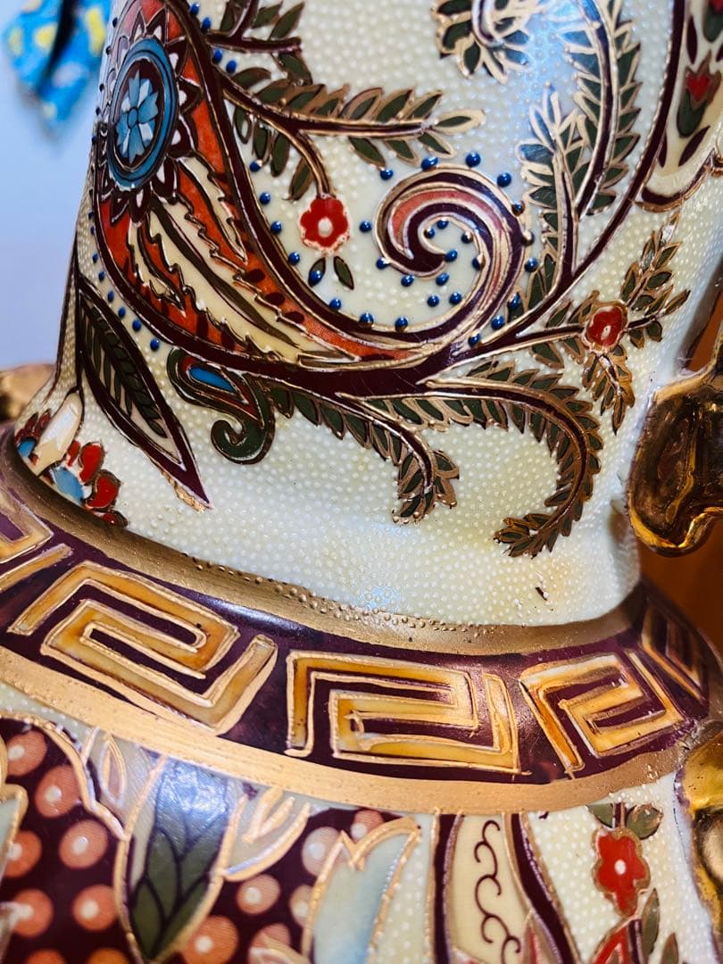 中国壺 飾り壺 中国製 チャイニーズ MADEINCHINA 大きい　ゴールド