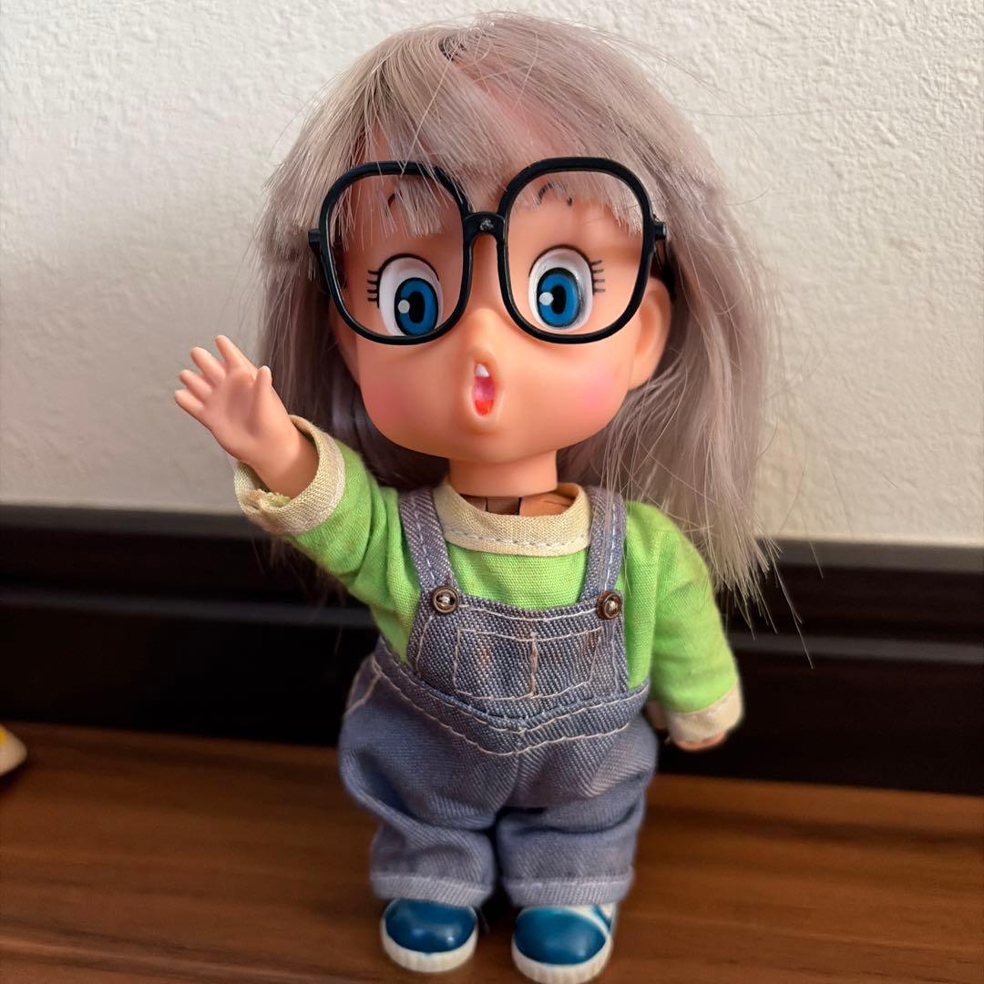 Ｄrスランプ アラレちゃん　人形3体（テニス、ギャング）、ピンバッジ