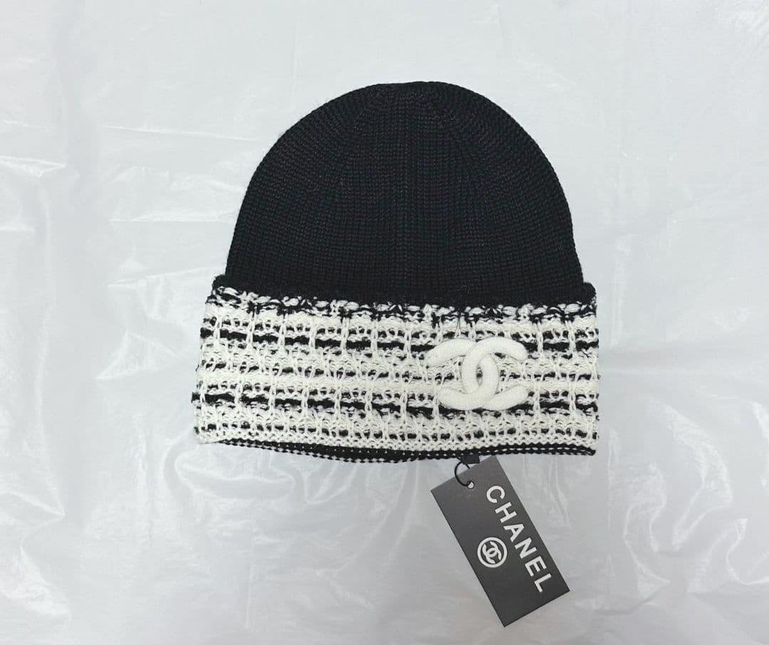 CHANEL ニット帽 黒/白 新品タグ付き