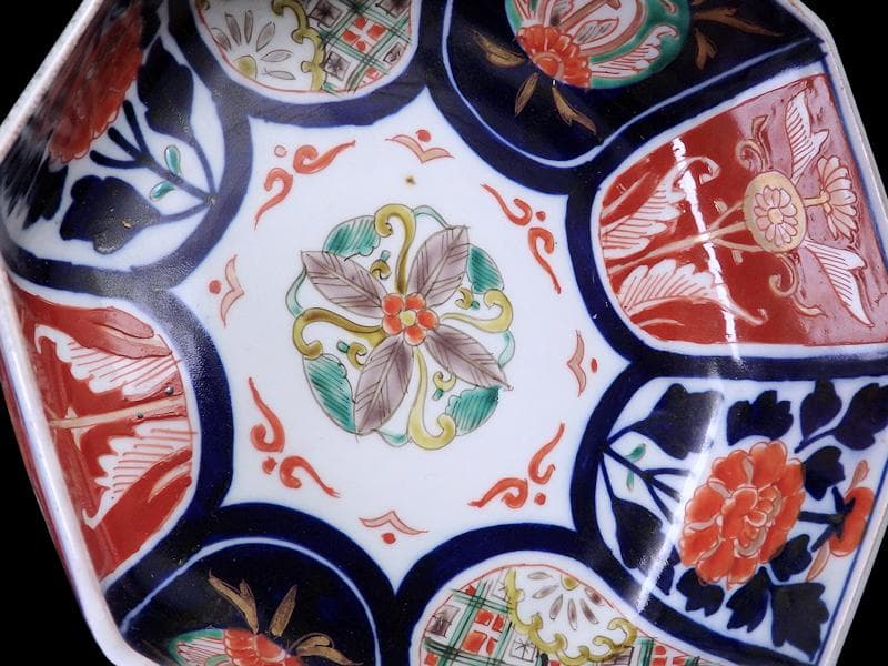 古伊万里　色絵　牡丹に菊　十字四方襷紋に雪輪　八角鉢　C017AS-fbvg