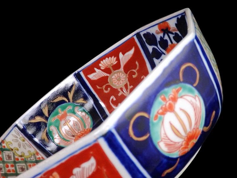 古伊万里　色絵　牡丹に菊　十字四方襷紋に雪輪　八角鉢　C017AS-fbvg