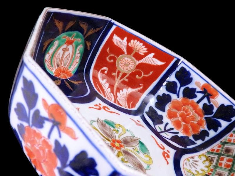 古伊万里　色絵　牡丹に菊　十字四方襷紋に雪輪　八角鉢　C017AS-fbvg