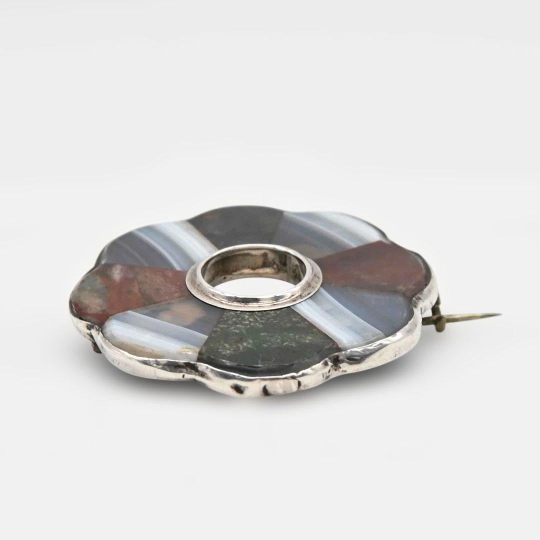 花型の銀製ブローチ　メノウ　スコティッシュ　s0077