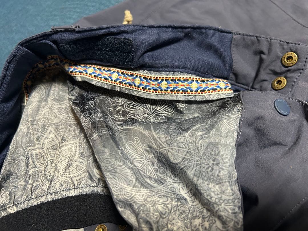 シーズン最終値下げ！Burtonスノーボードジャケット&グレーパンツセット美品