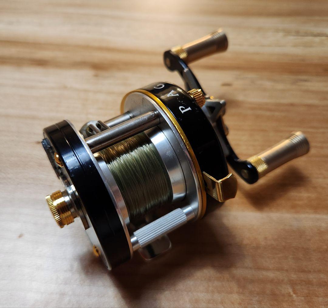 メガバス パガーニ P200 R 右ハンドルリール