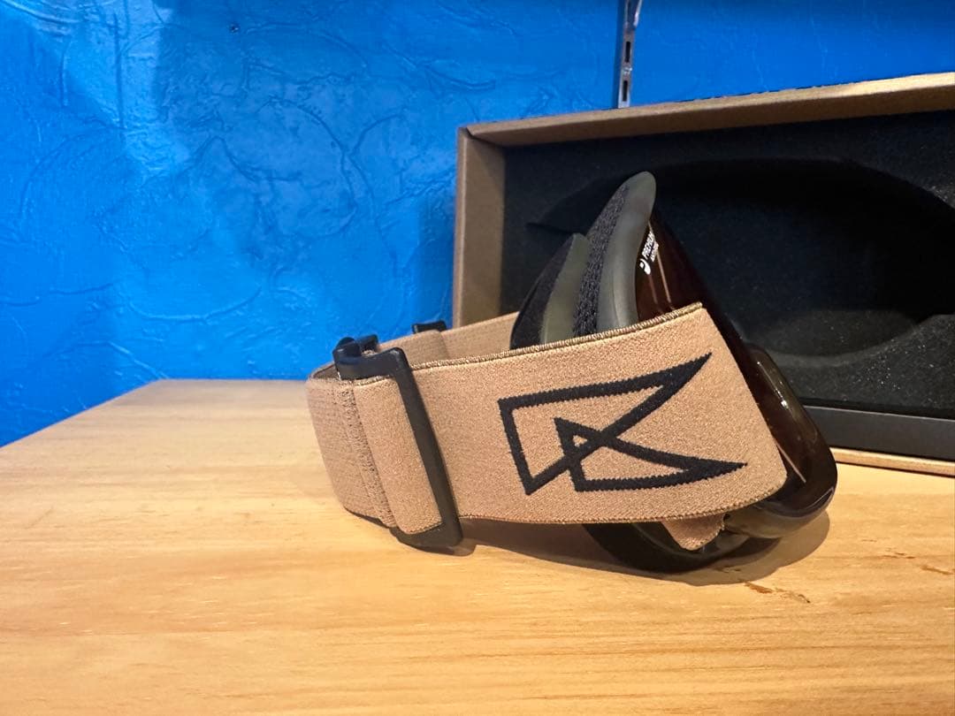 REVOLT ゴーグル ブラウンレンズ ベージュストラップ