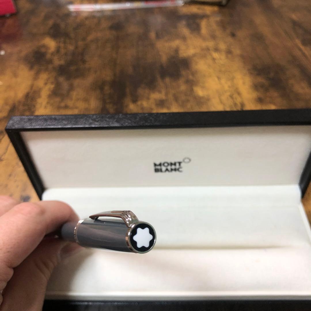 貴重色！☆即筆記可☆モンブラン PIX　ローラーボール　キャップ式　グレー