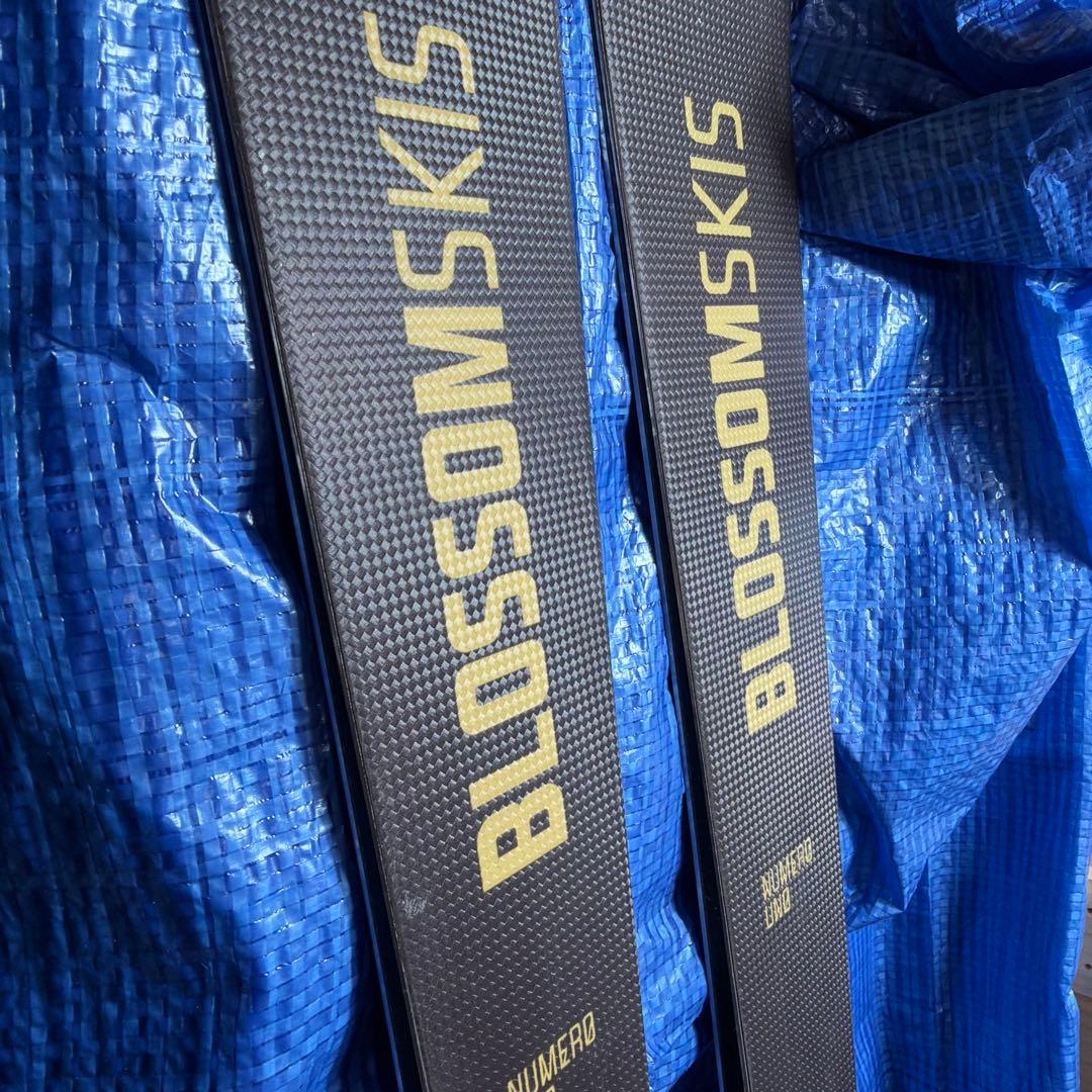 BLOSSOM ブロッサム 23-24 Elegante