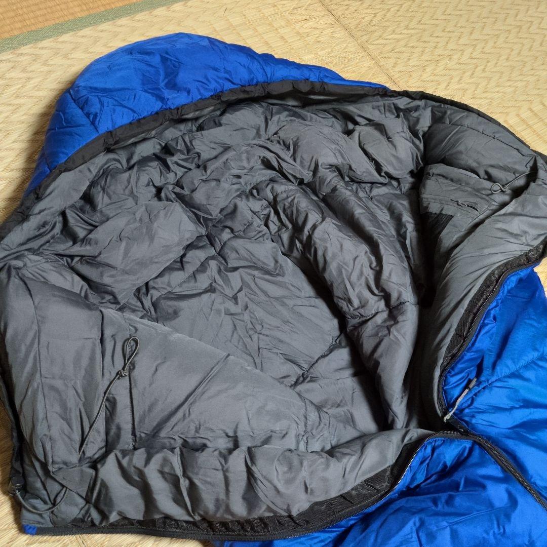 【美品】ISUKA スノートレック1300 冬モデル　イスカ　シュラフ寝袋