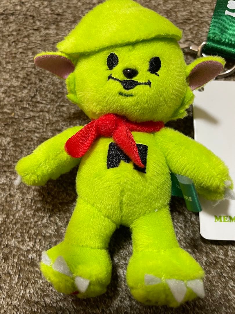 ミセスグリーンアップル メメルマスコットキーホルダー （洋服付き）