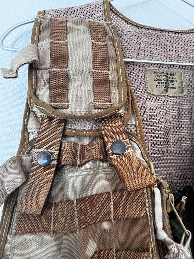 イギリス軍　砂漠迷彩DPMタクティカルベスト（ポーチ 6 個付き）