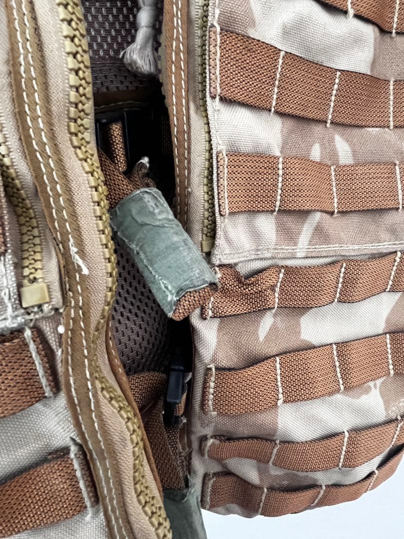 イギリス軍　砂漠迷彩DPMタクティカルベスト（ポーチ 6 個付き）